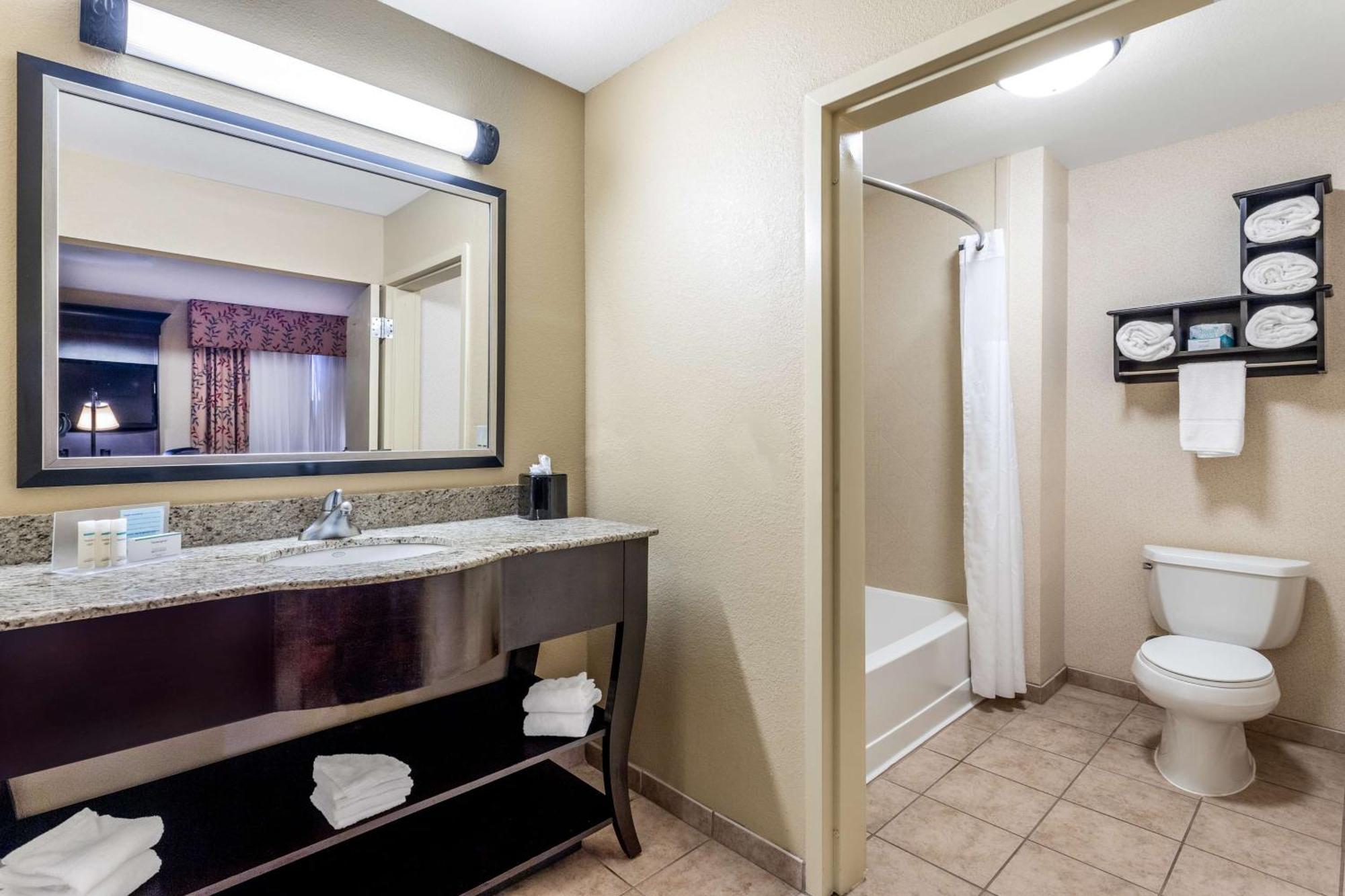 Hampton & Sacramento-elk Grove Laguna I-5 Hotel 3*