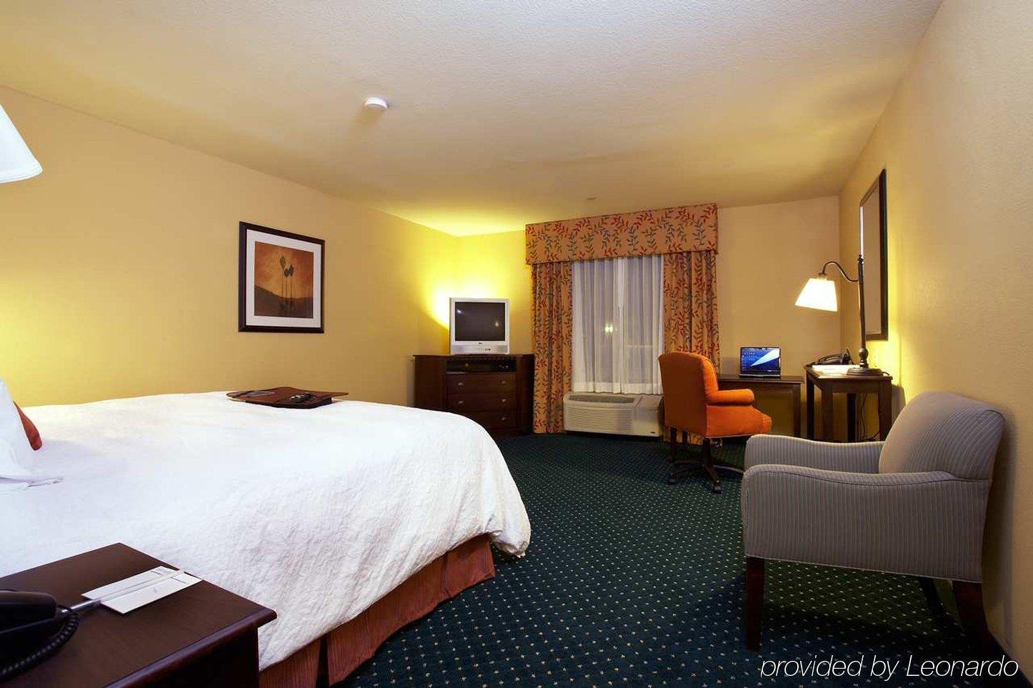 Hampton & Sacramento-elk Grove Laguna I-5 Hotel 3*
